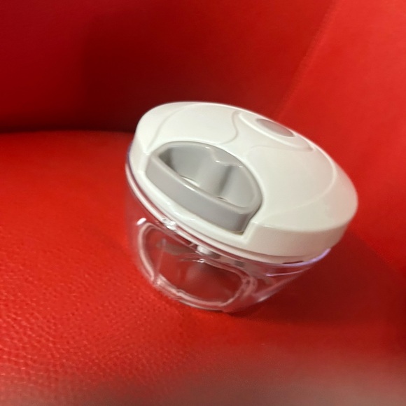 Cook's Supply Co. Mini Pull Chopper - 0.42 QT (400 ML) for Convenient Meal Prep - Picture 4 of 4